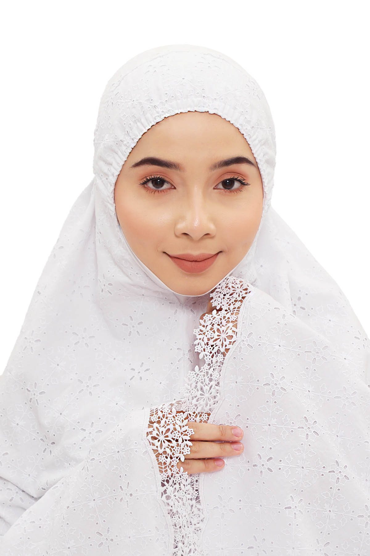 Broderie Diflaa in White with Exclusive Mini Sejadah – Siti Khadijah ...